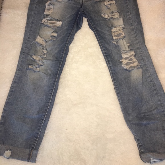 Distressed boyfriend jeans - Picture 2 of 6